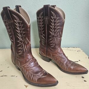 Women's Brown Embroidered Western Heeled Boots